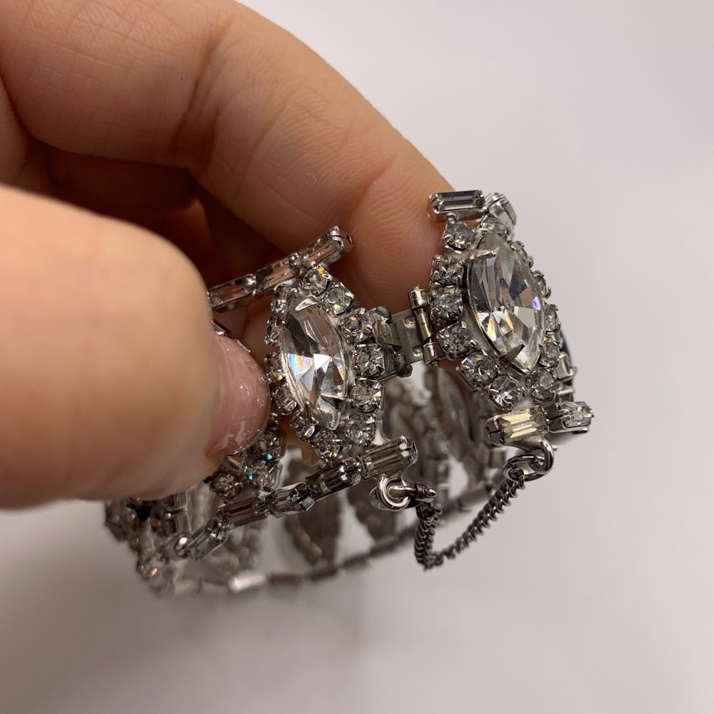 #126 Rare find. Stunning vintage 1920’s Hobe silver tone rhinestone  bracelet - Picture 6 of 10